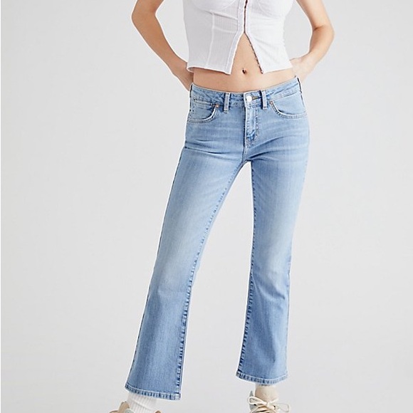 Free People Denim - Free People We The Free Liv Crop Flare Jeans in Etna Blue - Size 32
